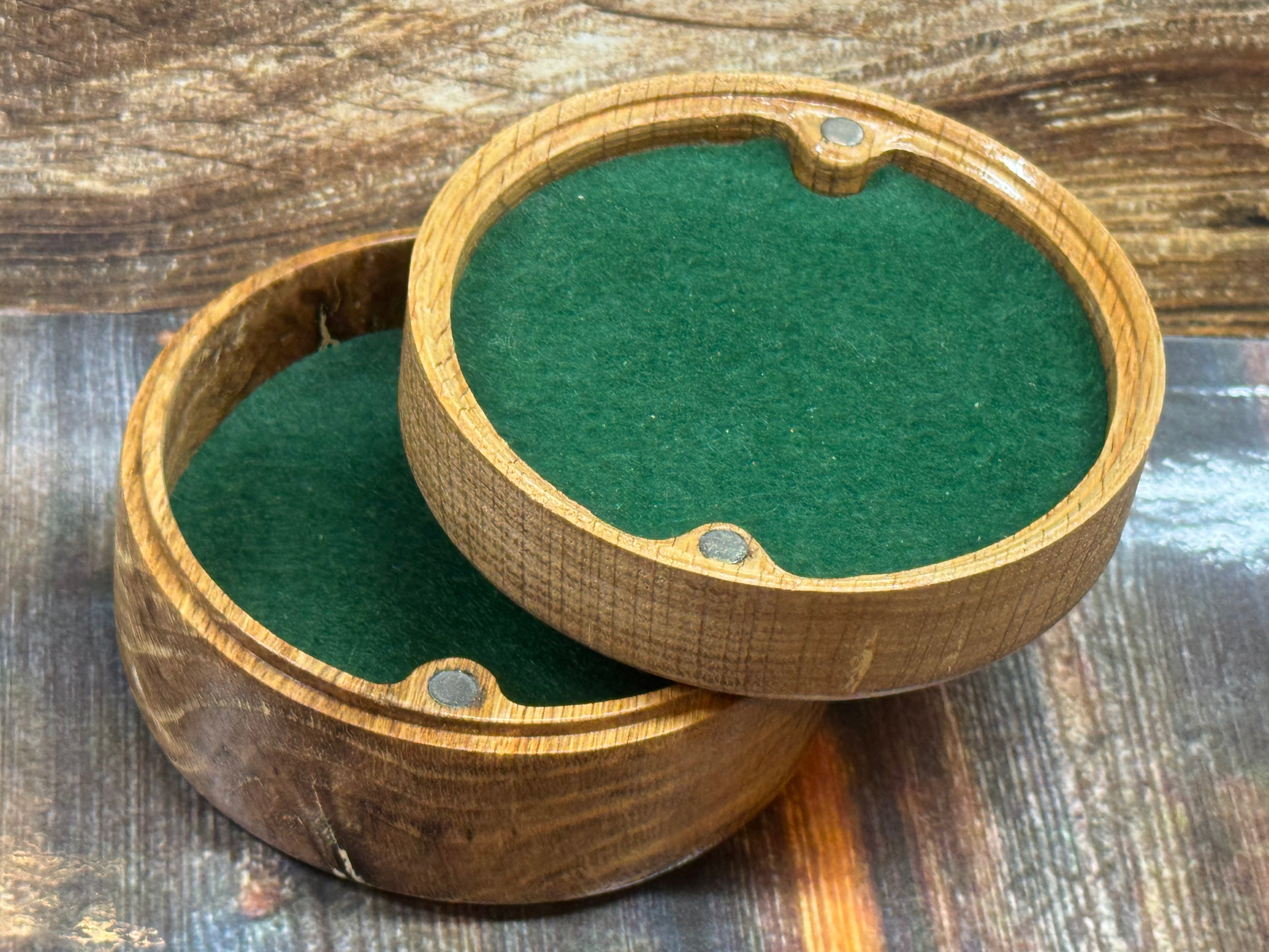 Round Texas Oak Keepsake Box