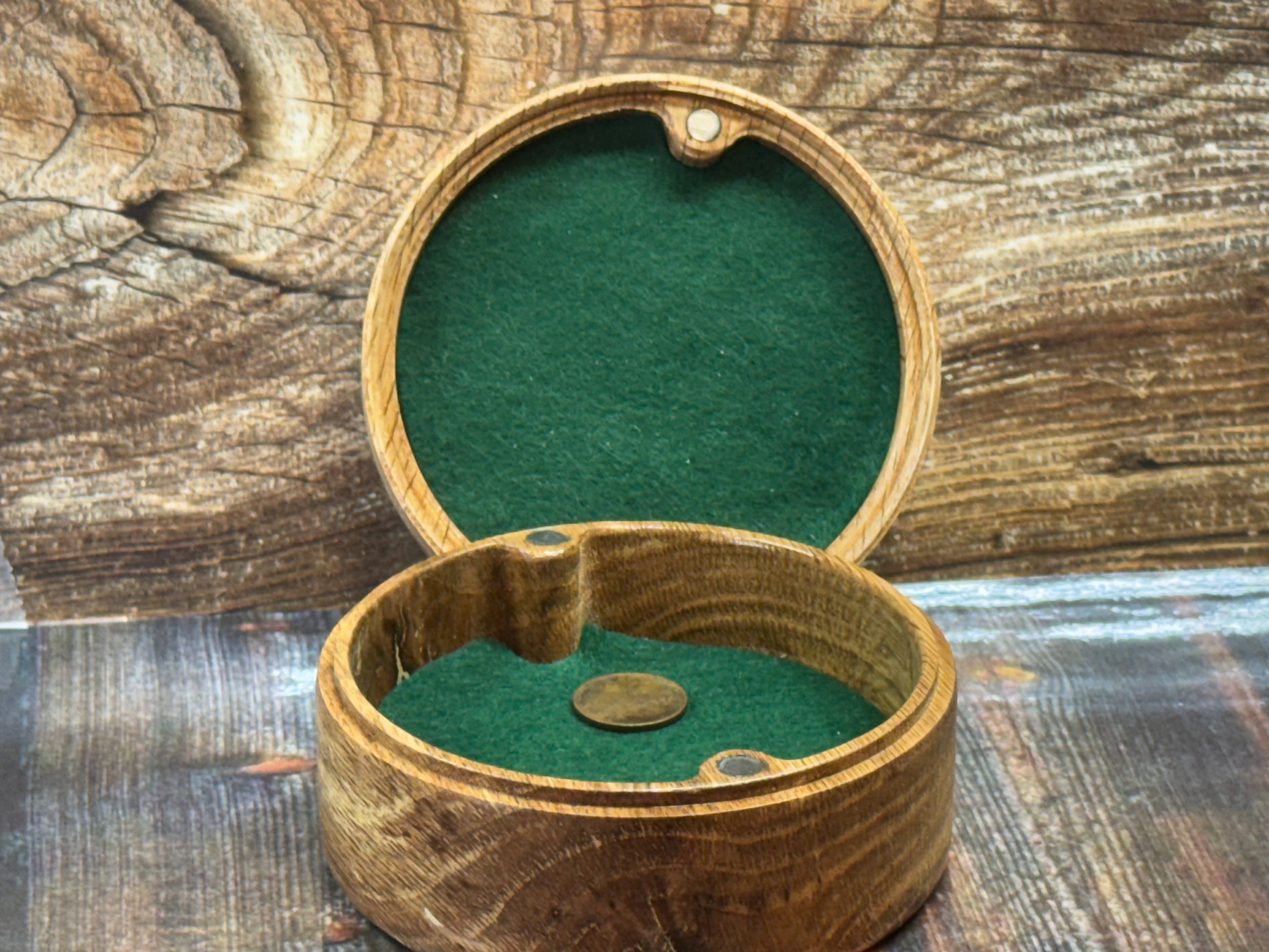 Round Texas Oak Keepsake Box